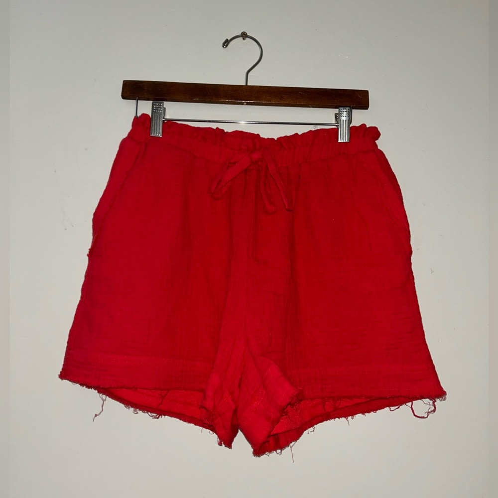 CUTE RED SHORTS